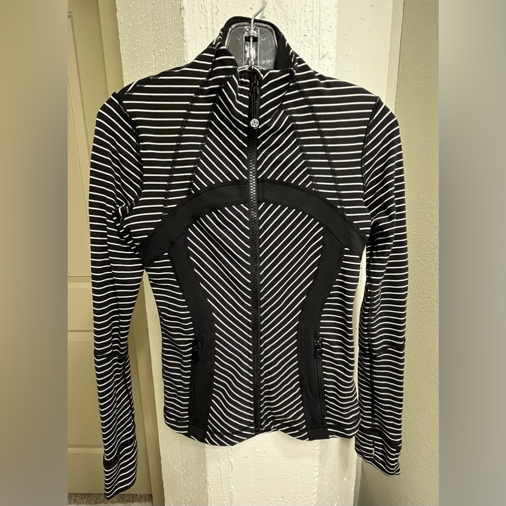 *Lululemon Define Jacket* Parallel Stripe/Size 4
